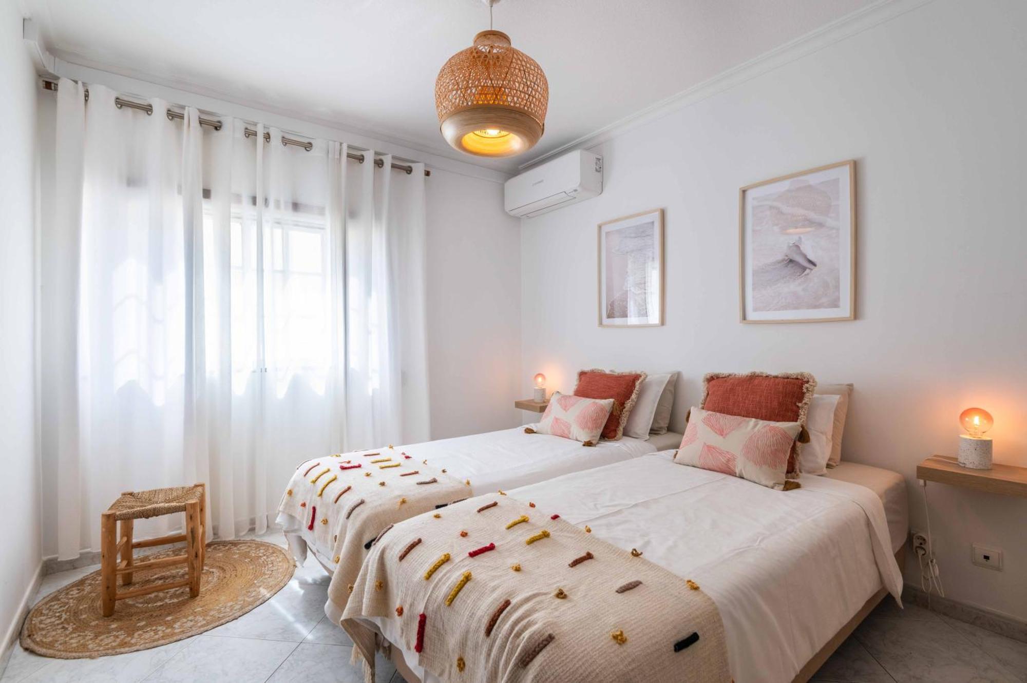 Armação de Pêra Flat With Ac, Wifi, Netflix, Balcony - 3 Min From The Beach 아파트 외부 사진