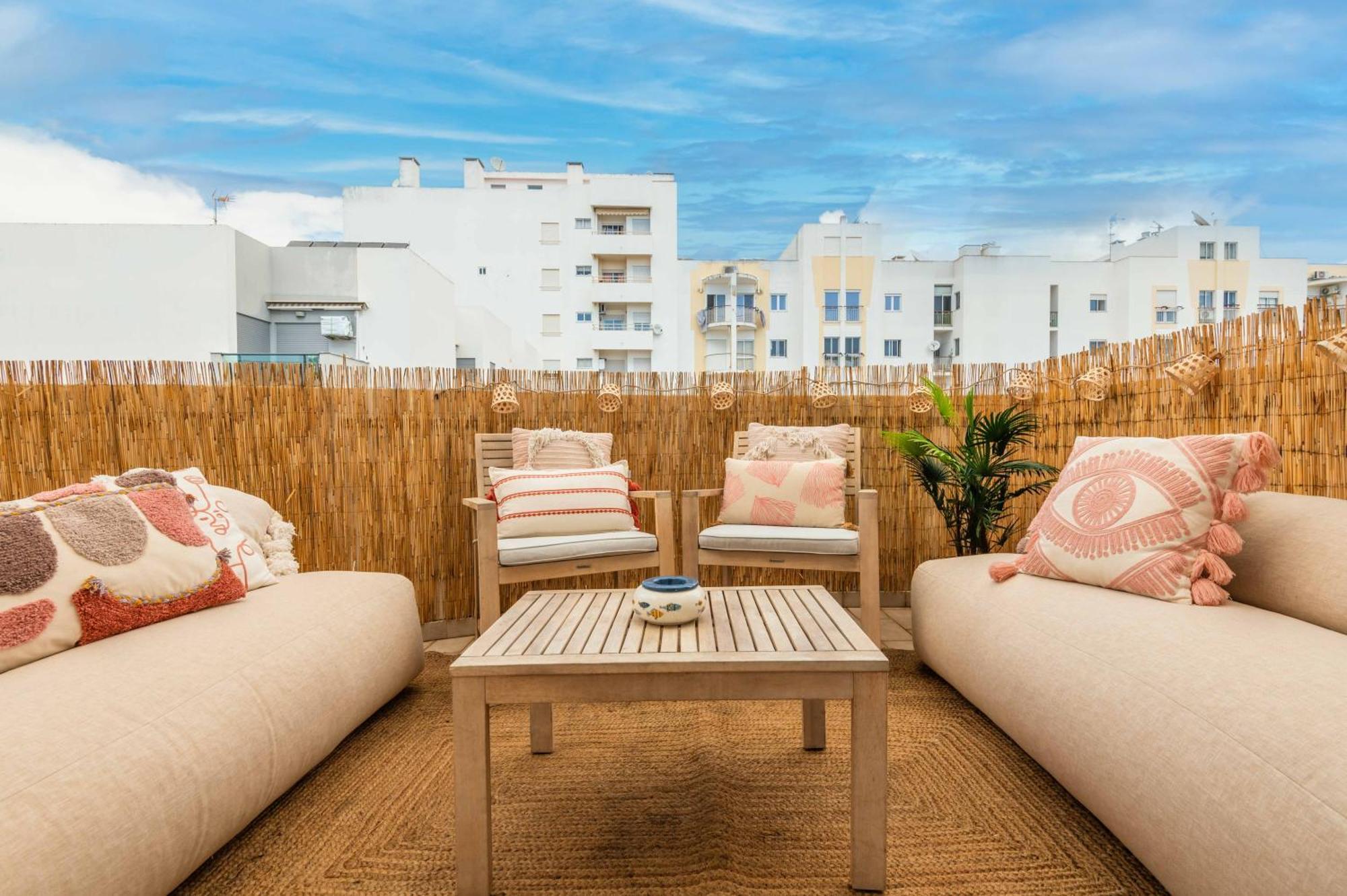 Armação de Pêra Flat With Ac, Wifi, Netflix, Balcony - 3 Min From The Beach 아파트 외부 사진